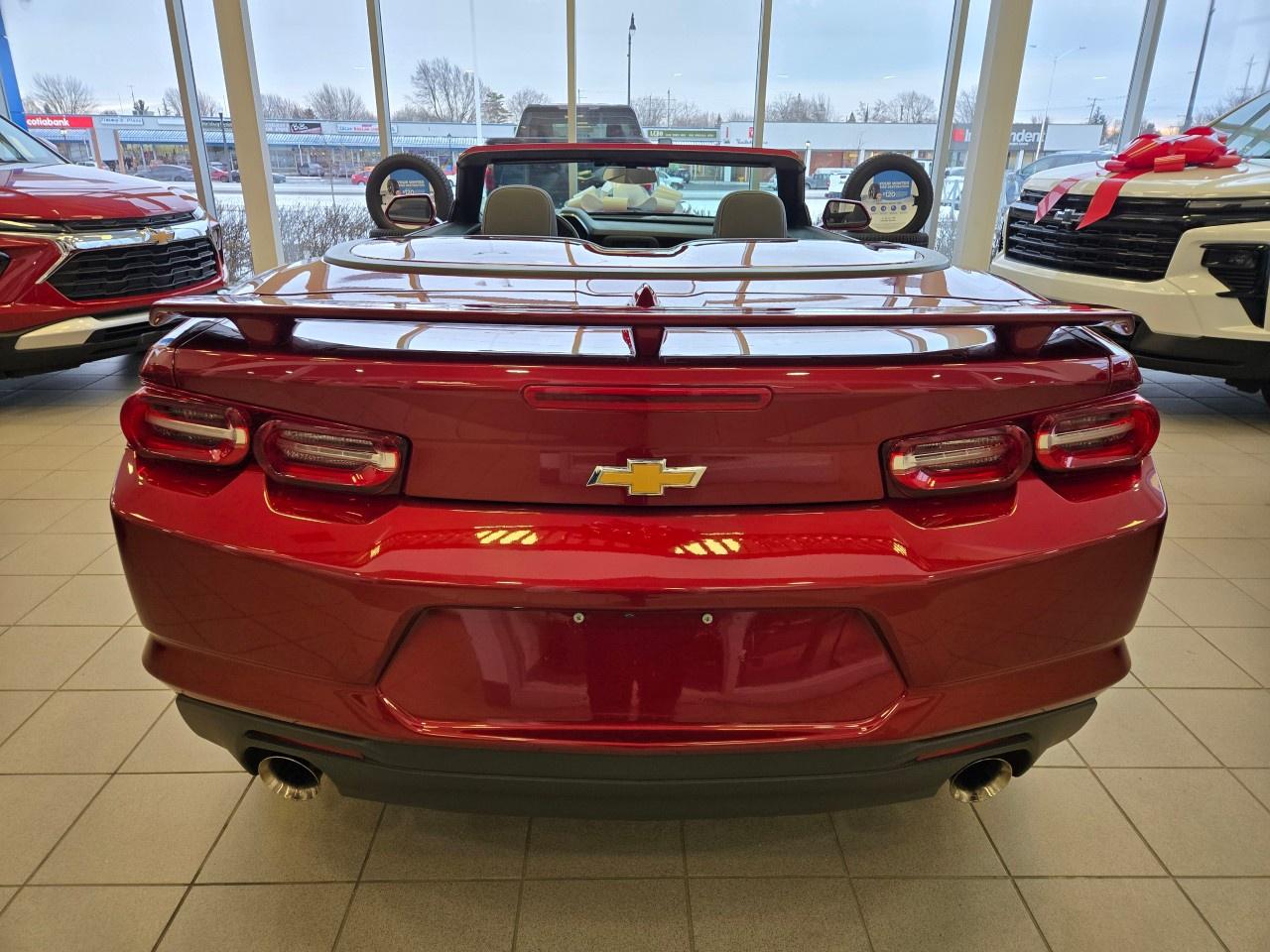 2023 Chevrolet Camaro 2dr Convertible 1LT Photo