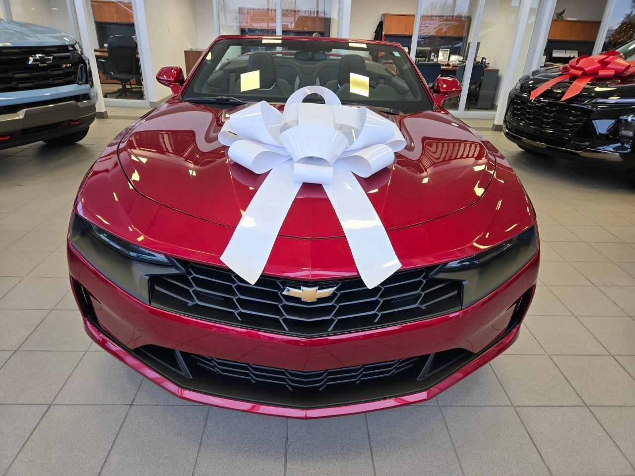 2023 Chevrolet Camaro 2dr Convertible 1LT Photo