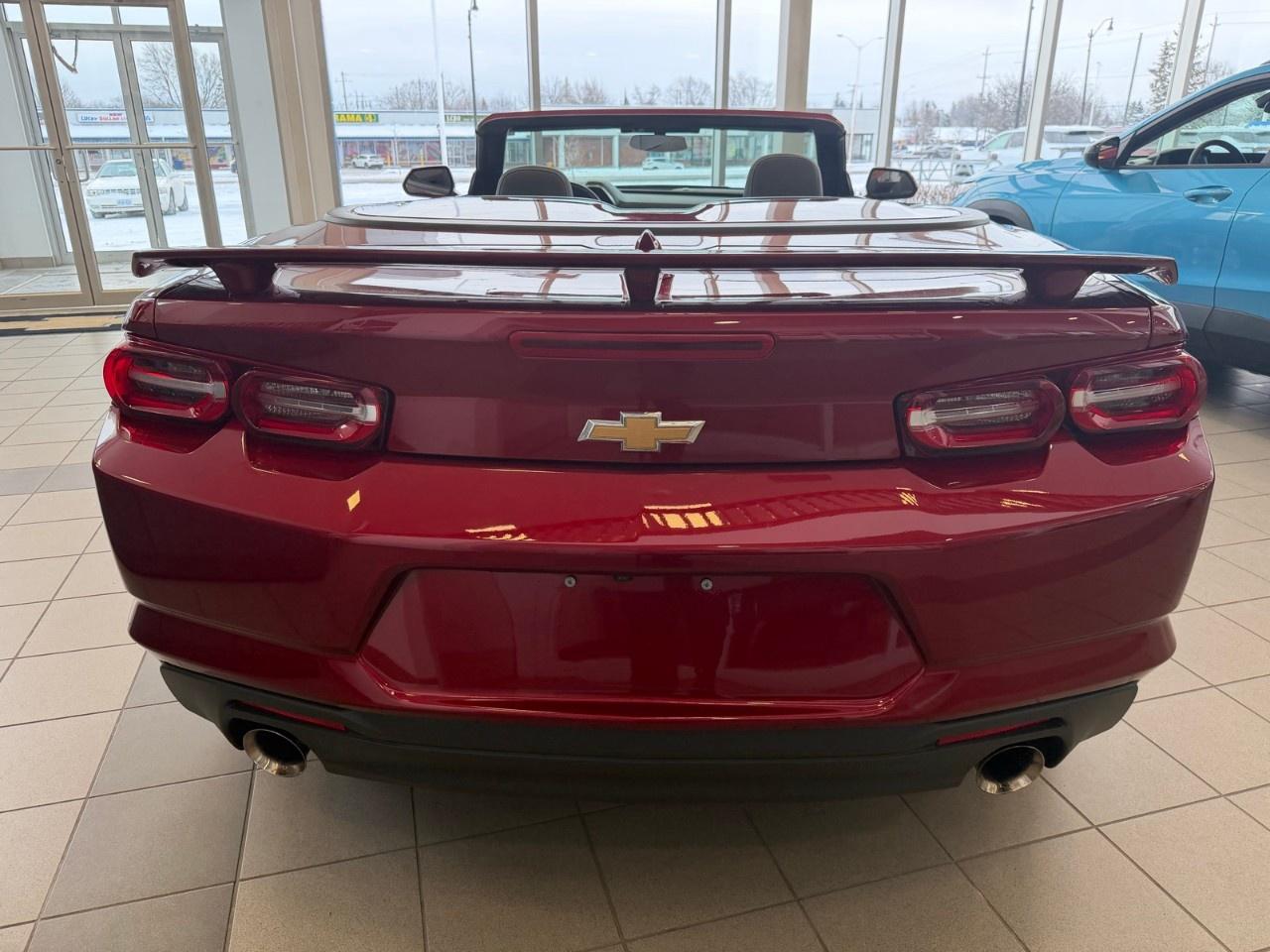 2023 Chevrolet Camaro 2dr Convertible 1LT Photo