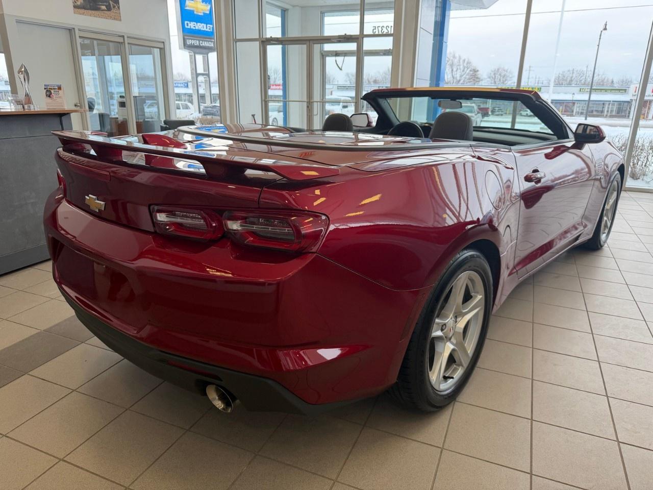 2023 Chevrolet Camaro 2dr Convertible 1LT Photo