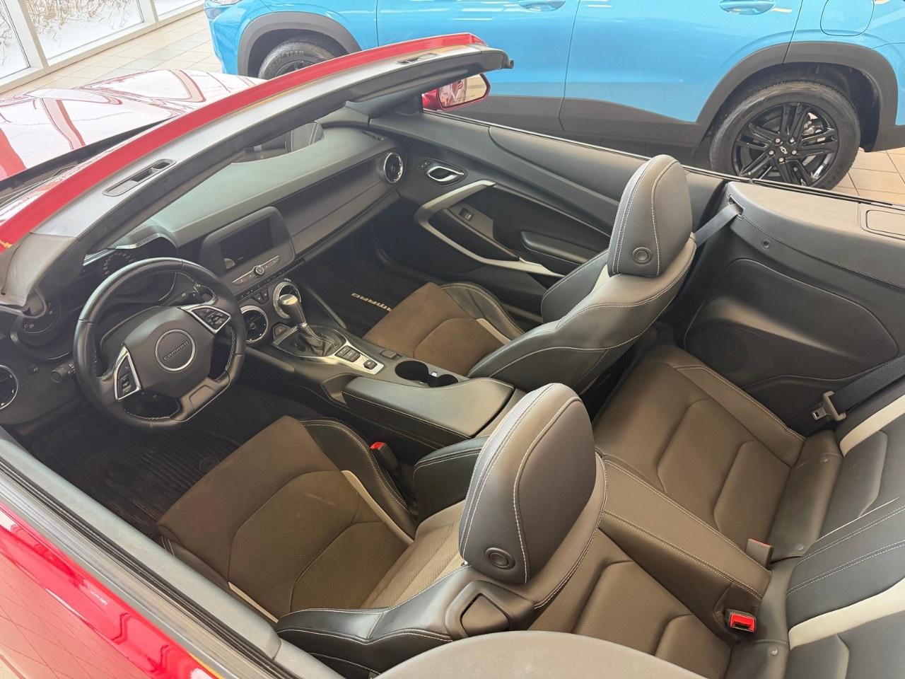 2023 Chevrolet Camaro 2dr Convertible 1LT Photo