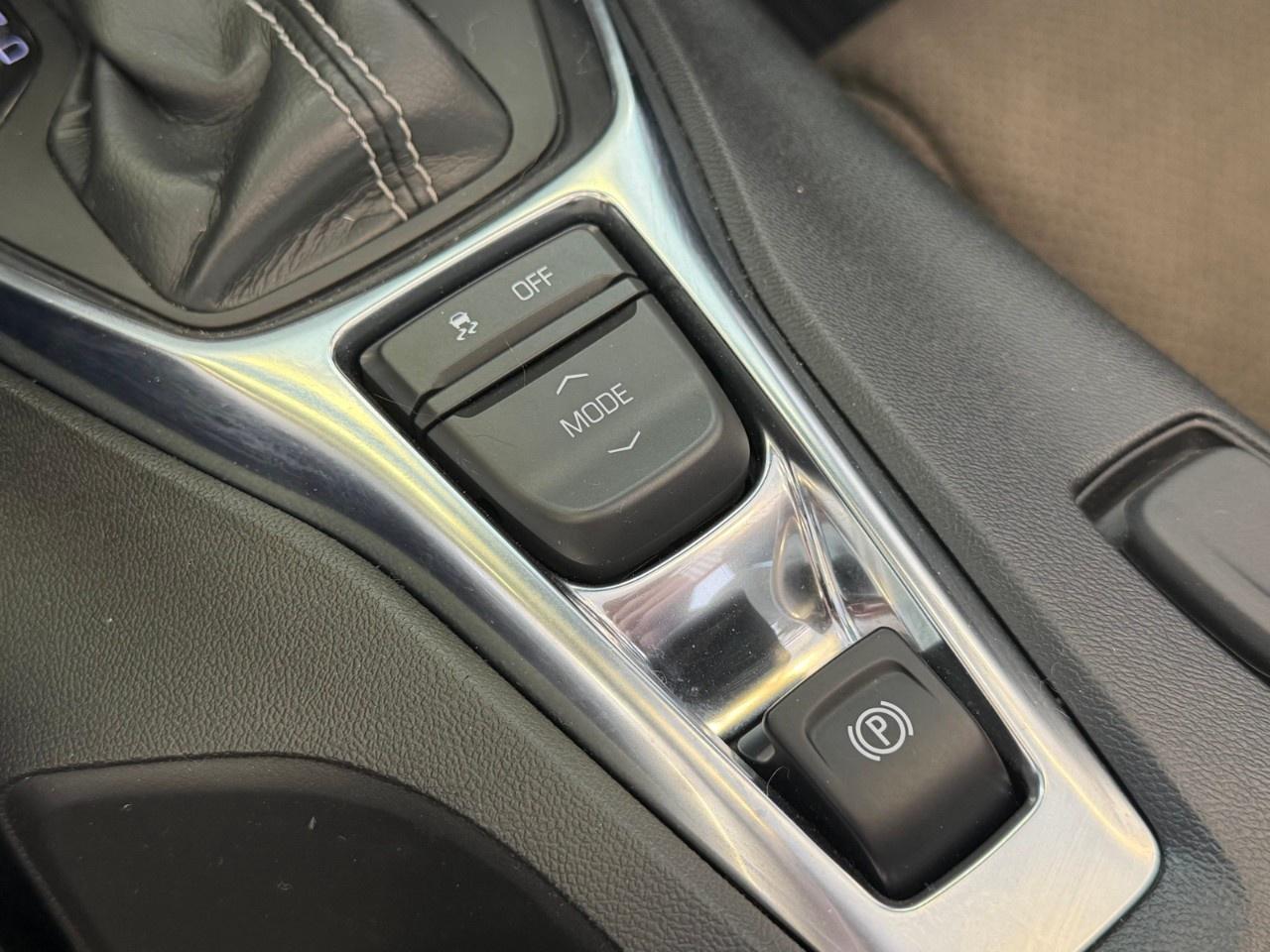 2023 Chevrolet Camaro 2dr Convertible 1LT Photo