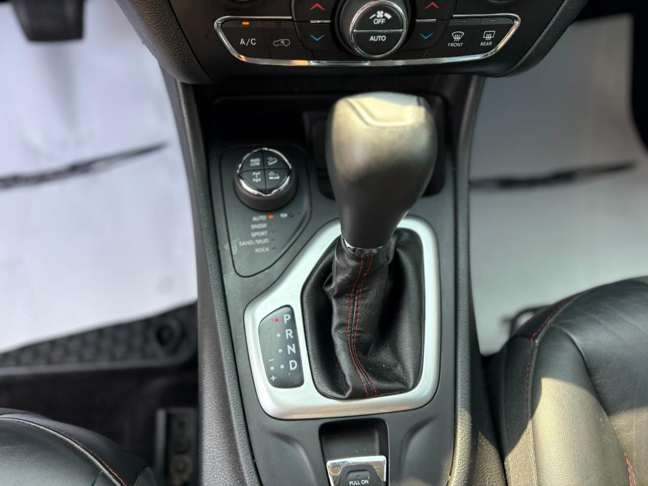 2018 Jeep Cherokee Trailhawk 4dr 4x4 Photo