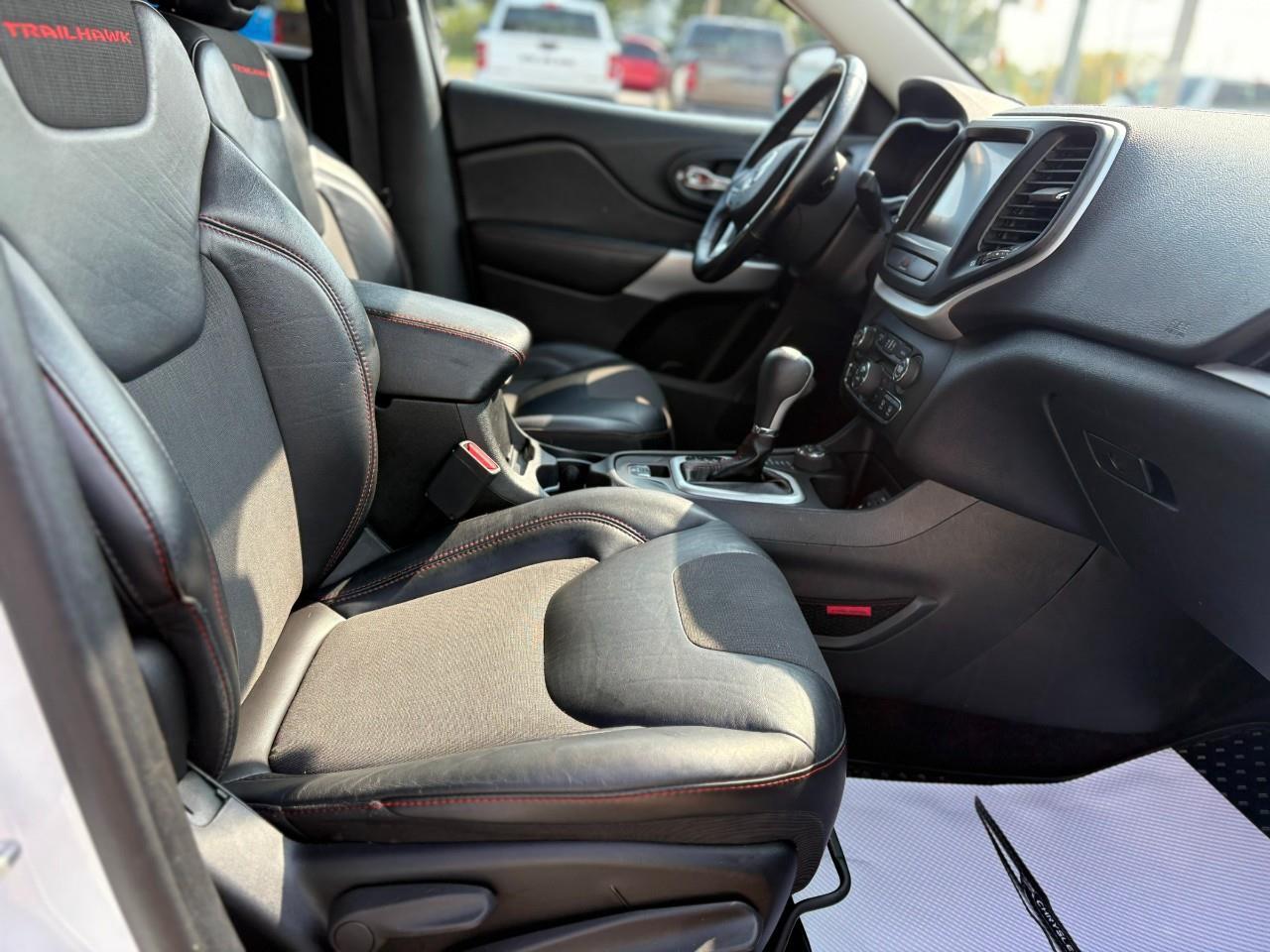 2018 Jeep Cherokee Trailhawk 4dr 4x4 Photo