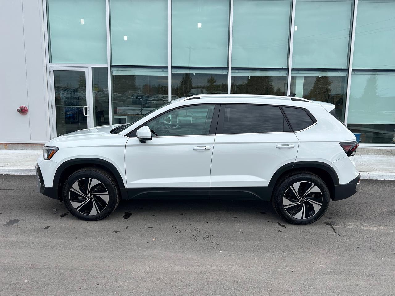 2026 Volkswagen Taos Highline 4dr All-Wheel Drive 4MOTION Photo5