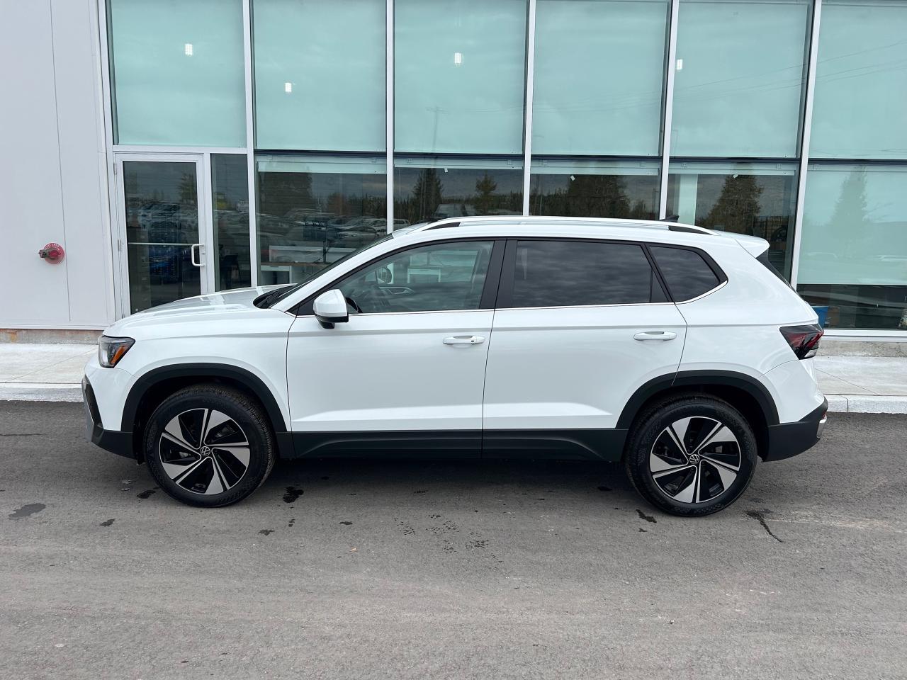 2026 Volkswagen Taos Highline 4dr All-Wheel Drive 4MOTION Photo