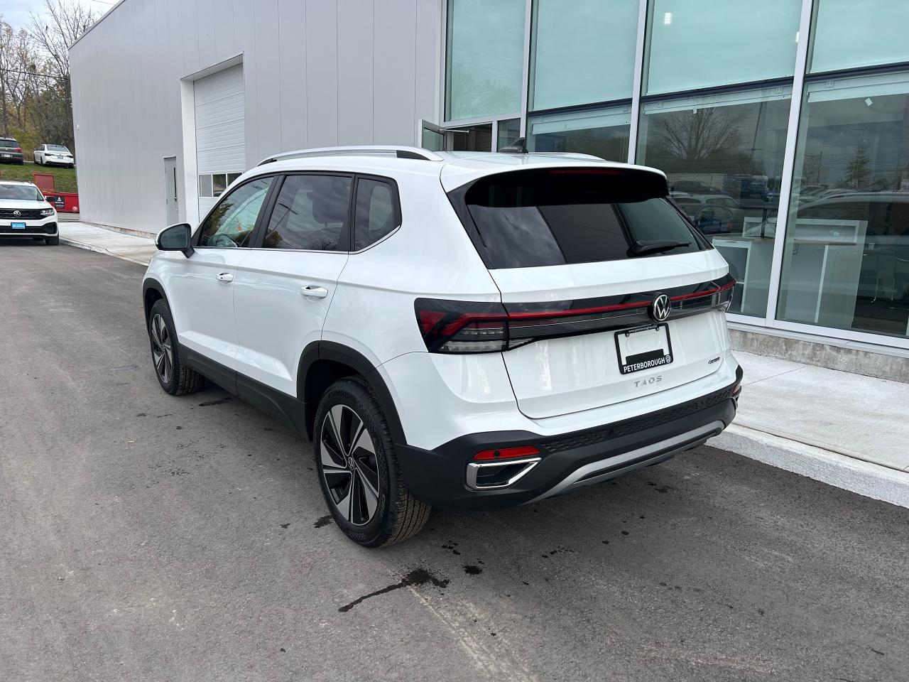 2026 Volkswagen Taos Highline 4dr All-Wheel Drive 4MOTION Photo2