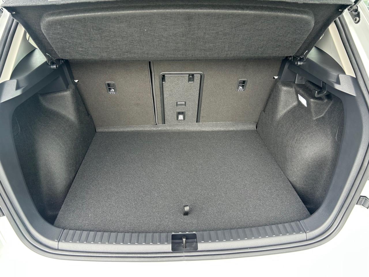 2026 Volkswagen Taos Highline 4dr All-Wheel Drive 4MOTION Photo4