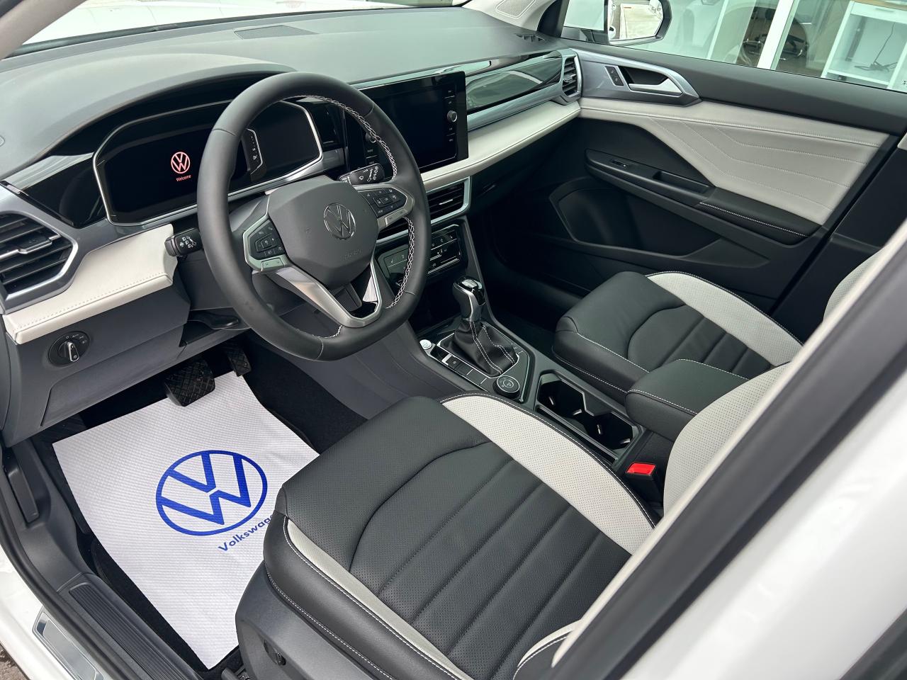 2026 Volkswagen Taos Highline 4dr All-Wheel Drive 4MOTION Photo