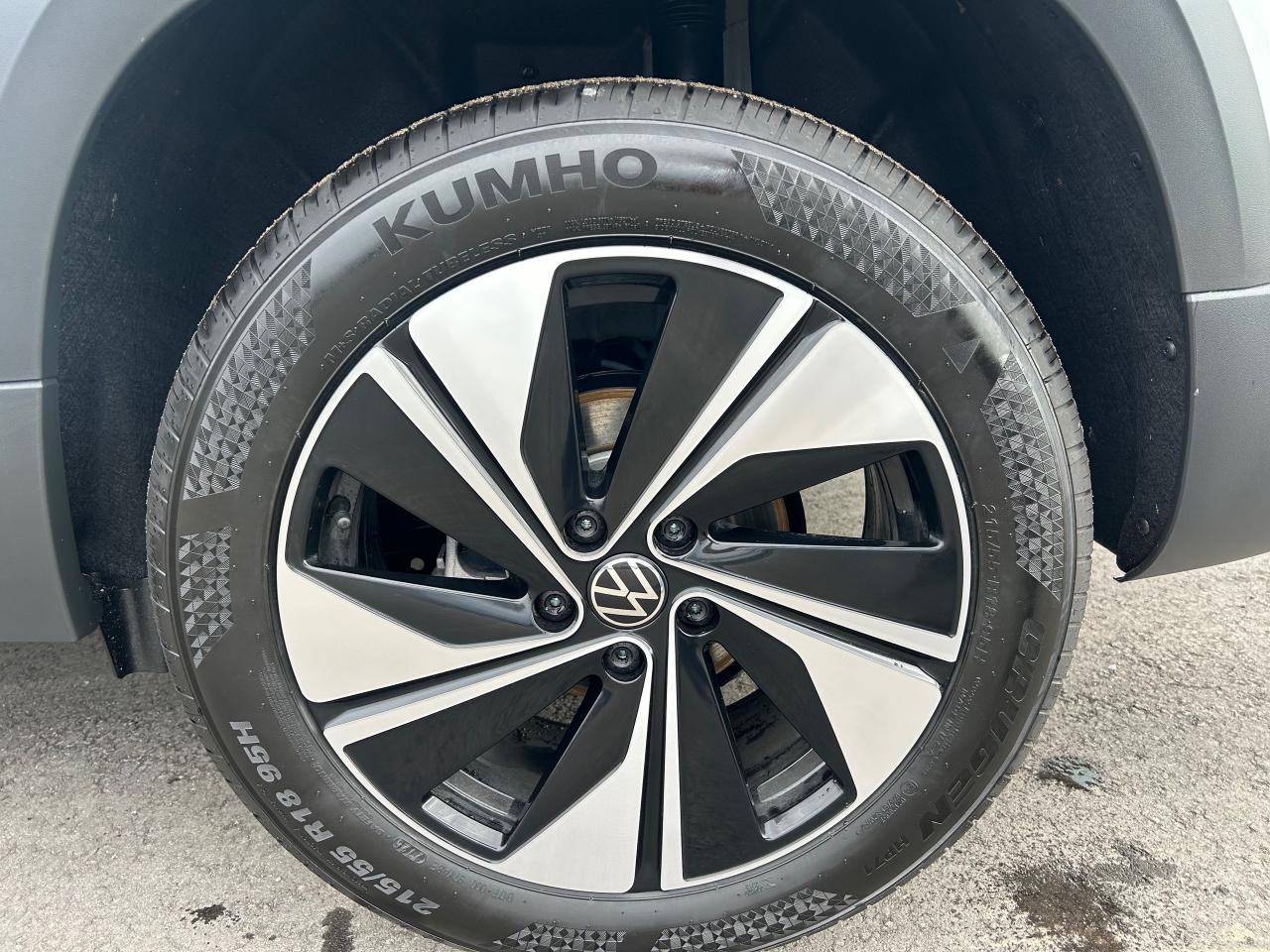 2026 Volkswagen Taos Highline 4dr All-Wheel Drive 4MOTION Photo