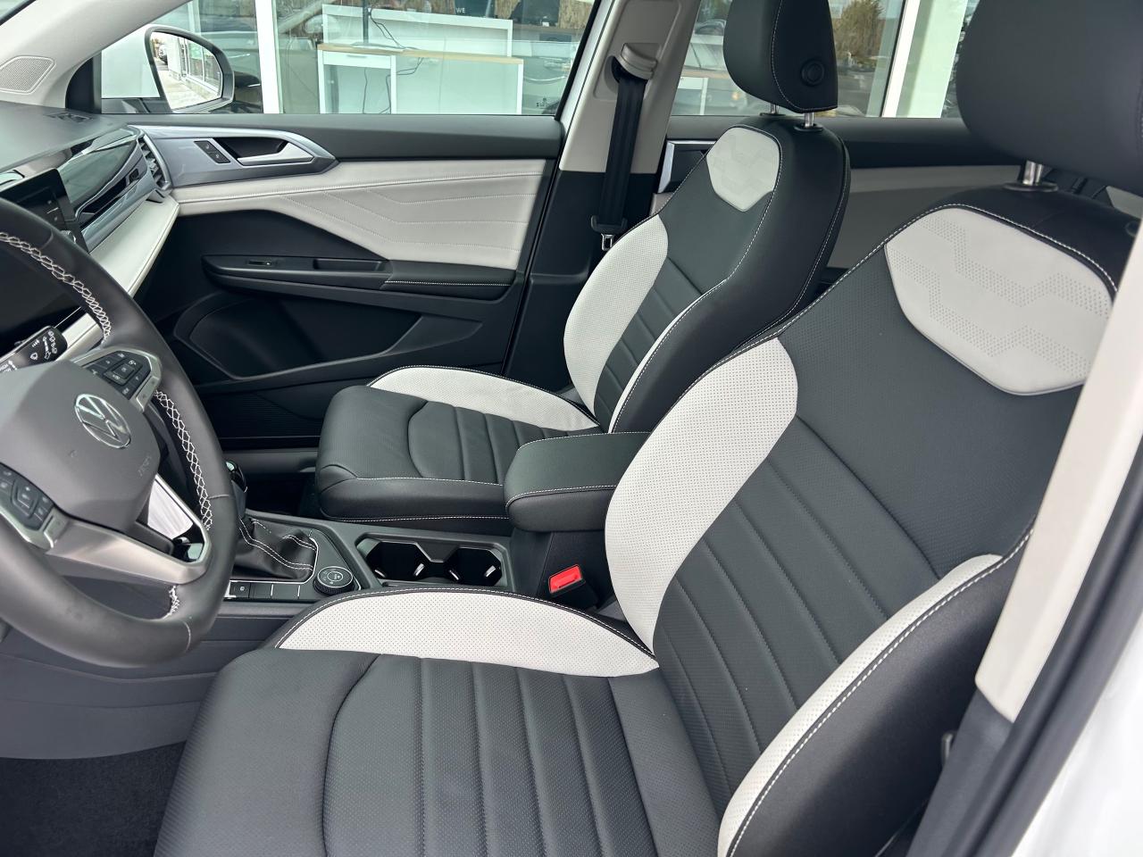 2026 Volkswagen Taos Highline 4dr All-Wheel Drive 4MOTION Photo