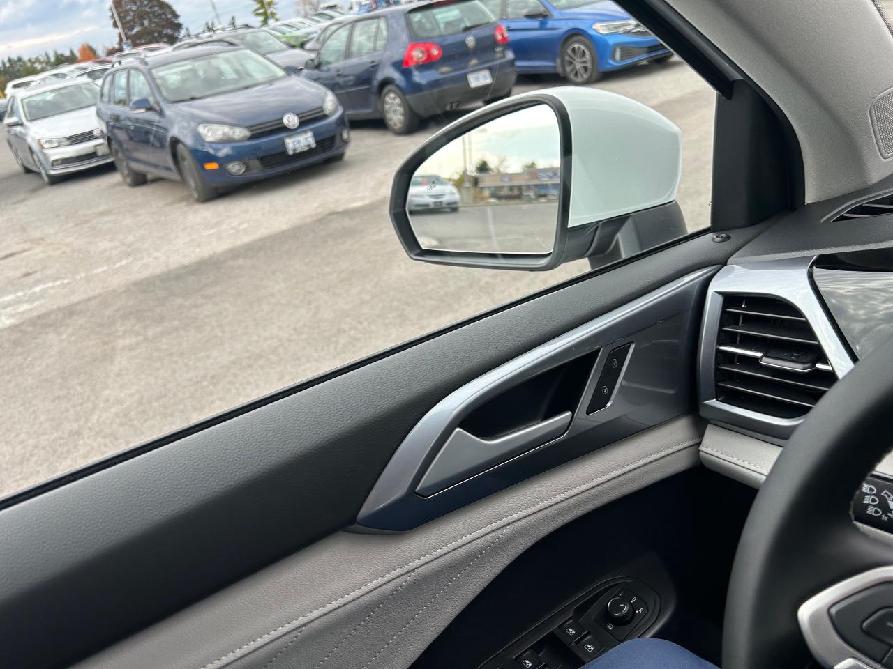 2026 Volkswagen Taos Highline 4dr All-Wheel Drive 4MOTION Photo