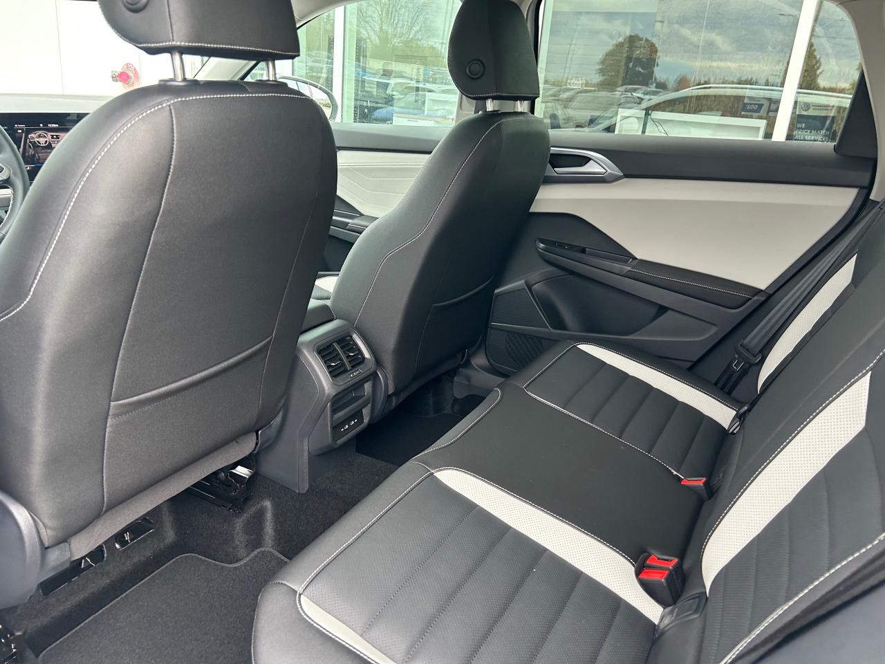 2026 Volkswagen Taos Highline 4dr All-Wheel Drive 4MOTION Photo