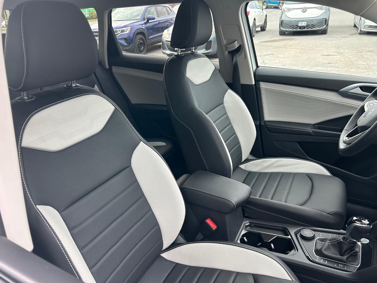 2026 Volkswagen Taos Highline 4dr All-Wheel Drive 4MOTION Photo