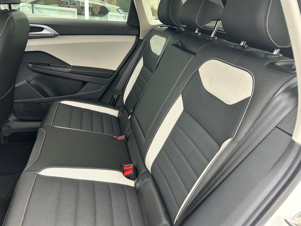 2026 Volkswagen Taos Highline 4dr All-Wheel Drive 4MOTION Photo