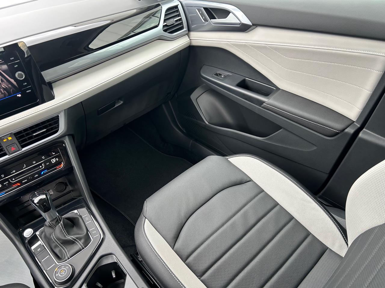 2026 Volkswagen Taos Highline 4dr All-Wheel Drive 4MOTION Photo