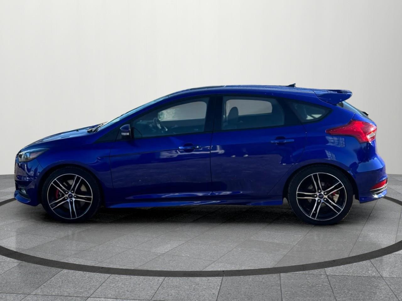 2015 Ford Focus ST Base 4dr Hatchback Photo
