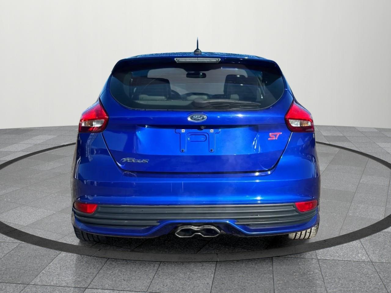 2015 Ford Focus ST Base 4dr Hatchback Photo