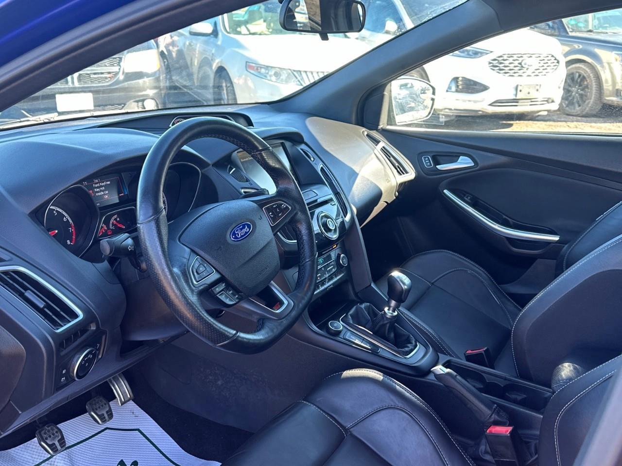 2015 Ford Focus ST Base 4dr Hatchback Photo