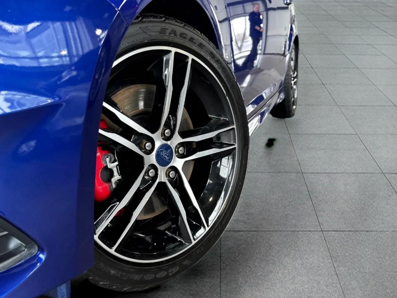 2015 Ford Focus ST Base 4dr Hatchback Photo