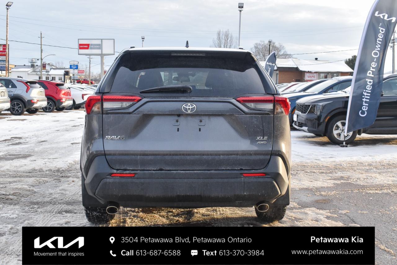 2021 Toyota RAV4 XLE 4dr All-wheel Drive Photo