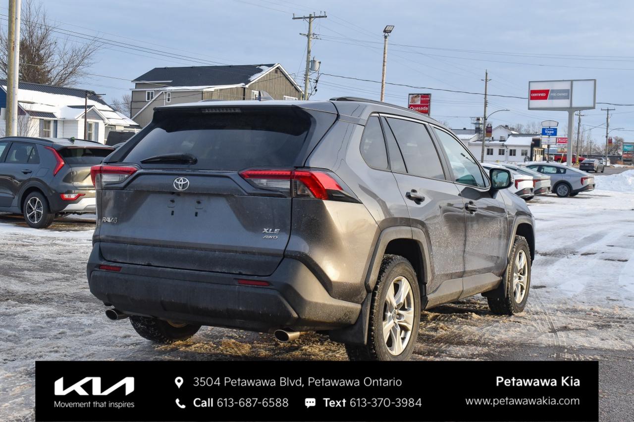 2021 Toyota RAV4 XLE 4dr All-wheel Drive Photo