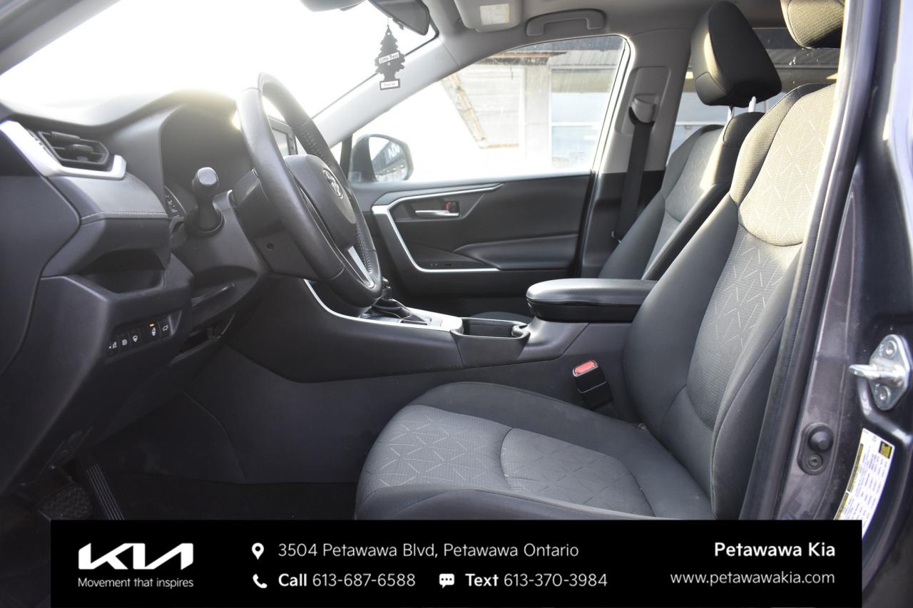 2021 Toyota RAV4 XLE 4dr All-wheel Drive Photo