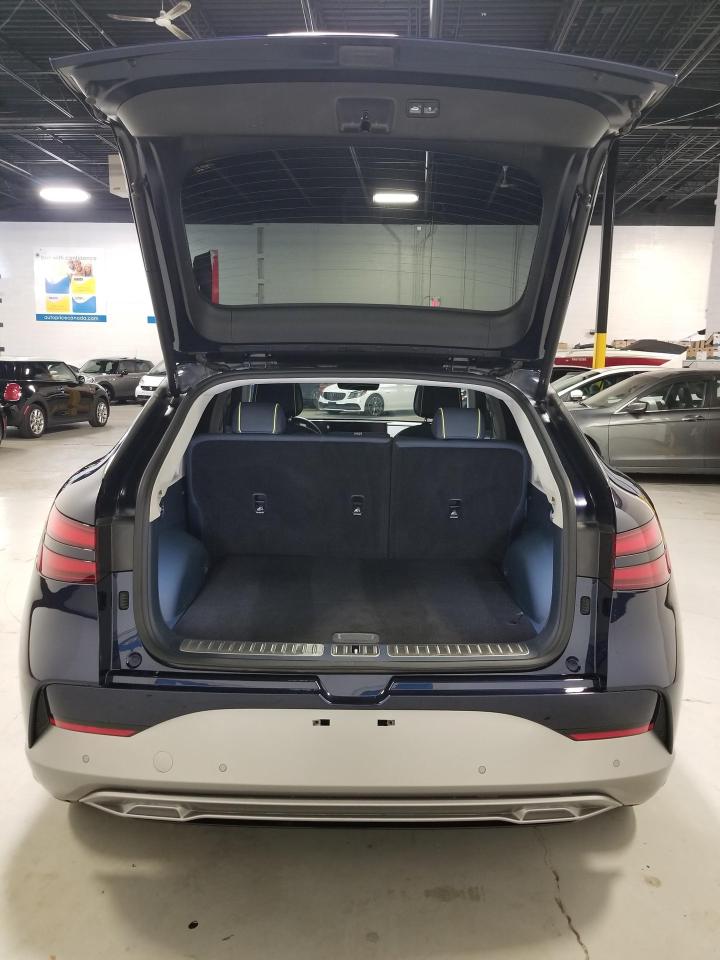 2023 Genesis GV60 Performance w/Navy Interior 4dr All-Wheel Drive Photo