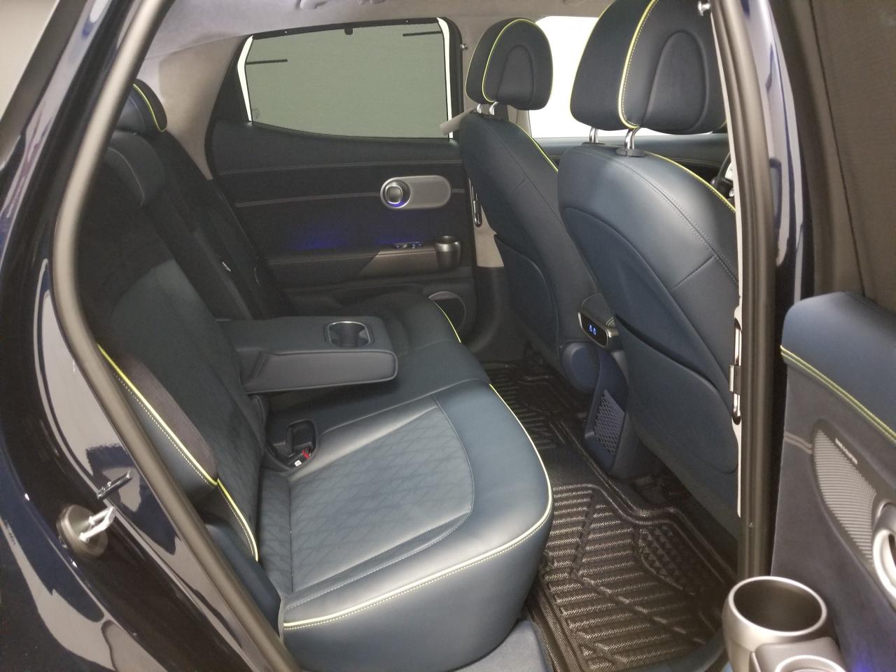 2023 Genesis GV60 Performance w/Navy Interior 4dr All-Wheel Drive Photo