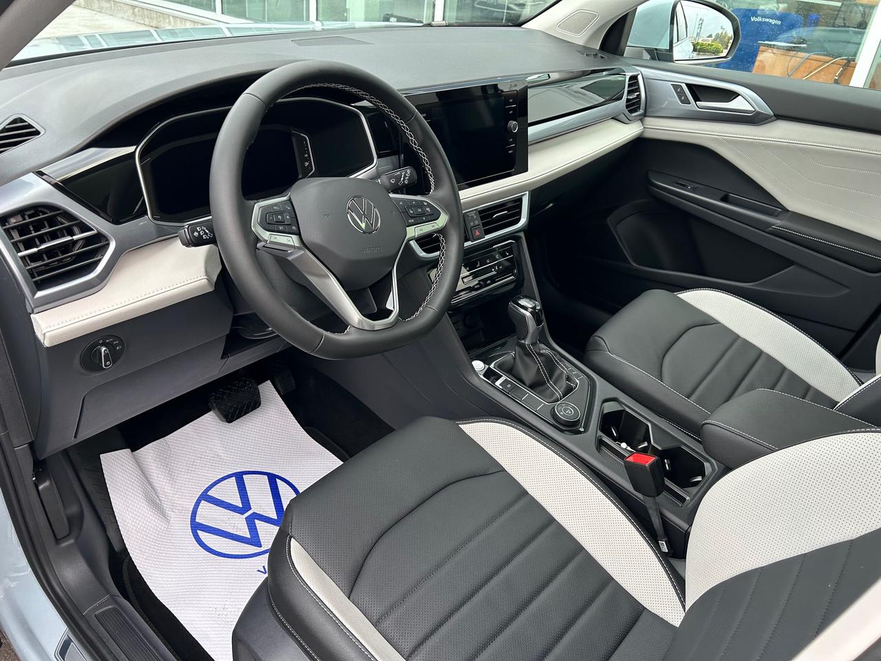 2026 Volkswagen Taos Highline 4dr All-Wheel Drive 4MOTION Photo