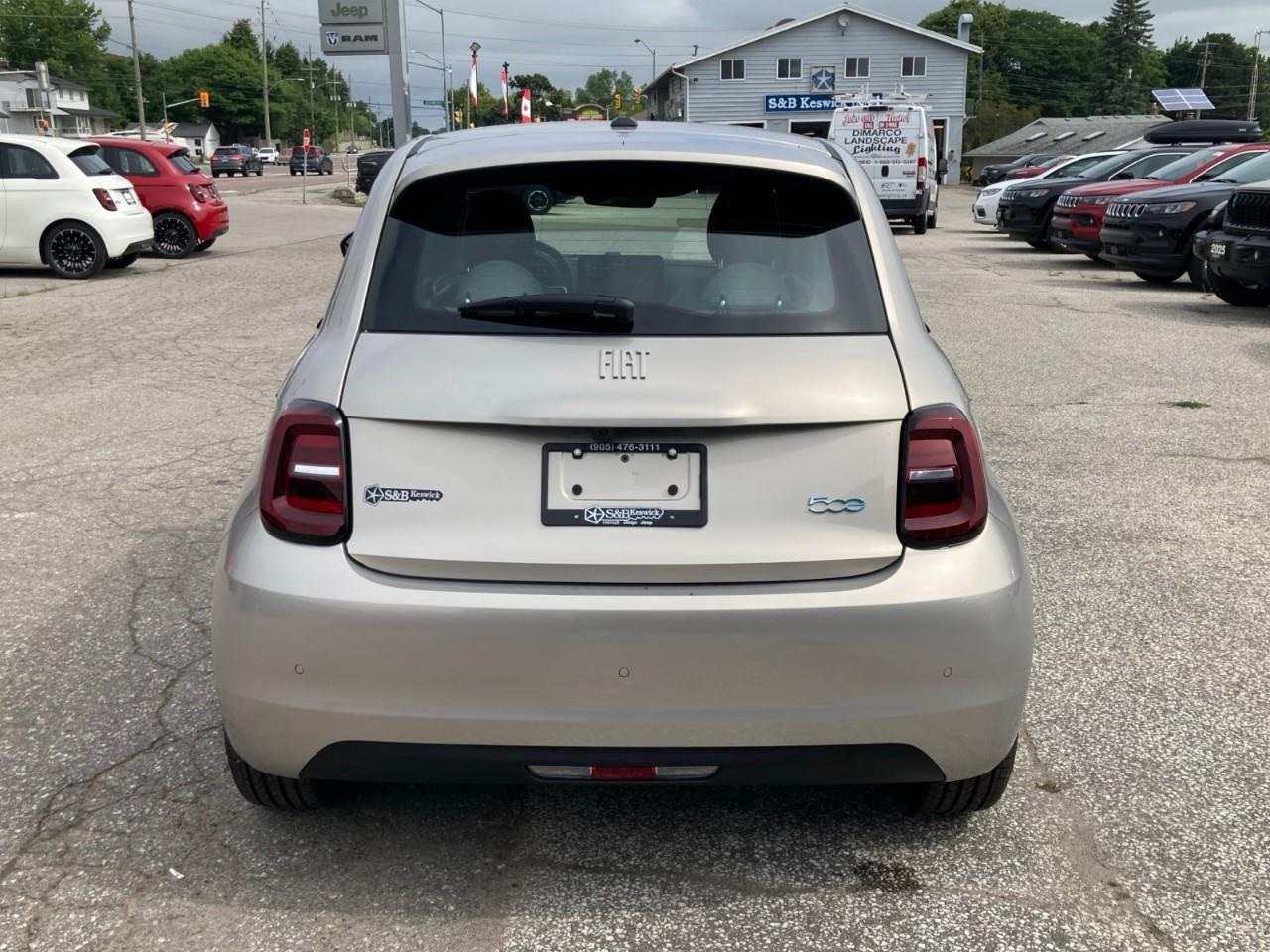 2025 Fiat 500E Base 2dr Hatchback Photo3