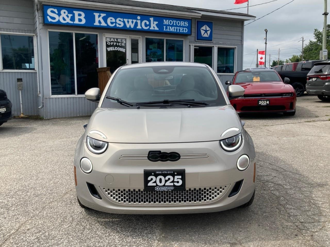 2025 Fiat 500E Base 2dr Hatchback Photo