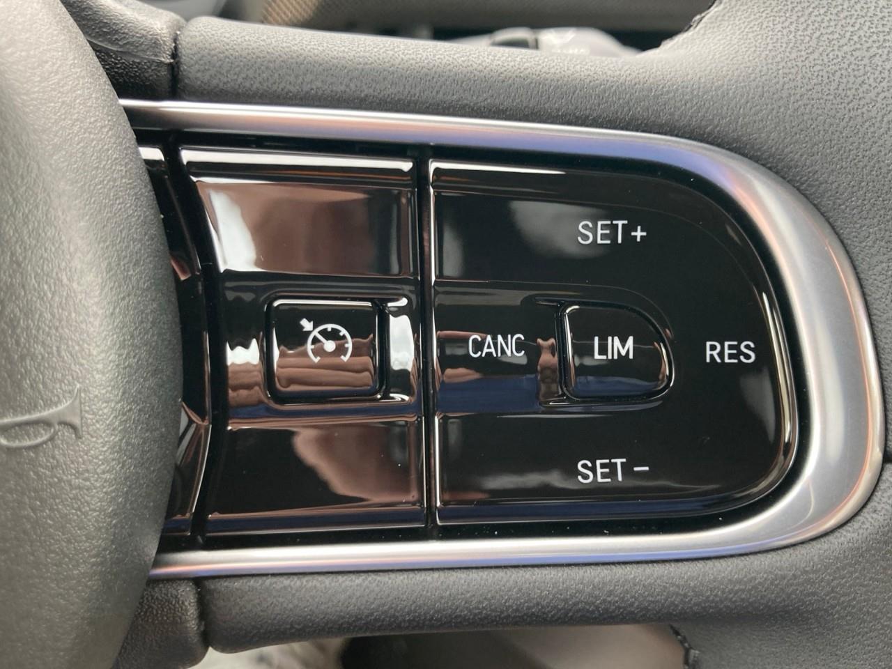 2025 Fiat 500E Base 2dr Hatchback Photo