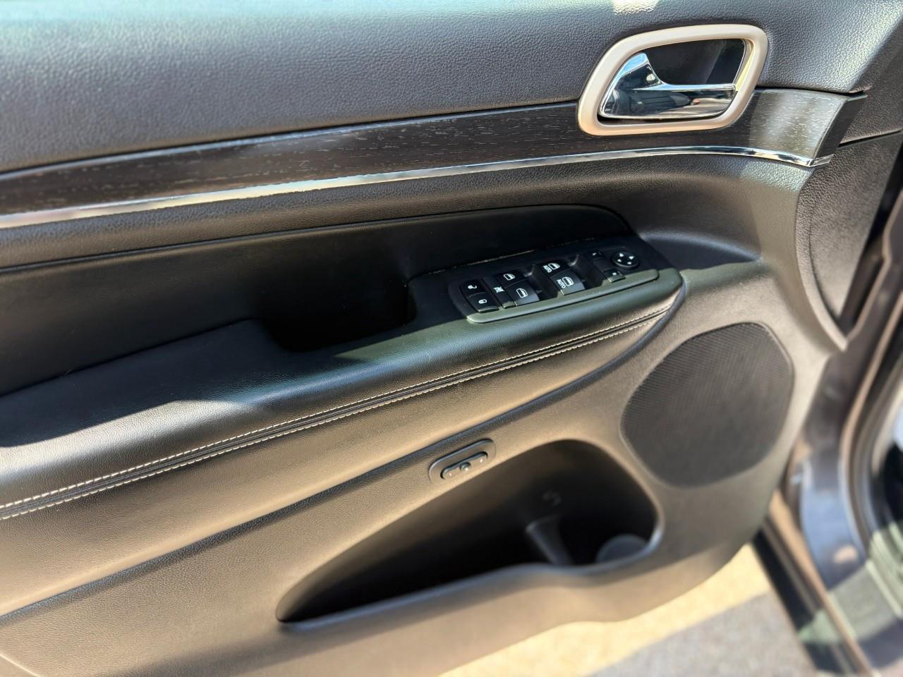 2017 Jeep Grand Cherokee Limited 4dr 4x4 Photo