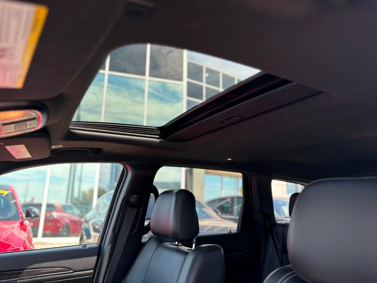 2017 Jeep Grand Cherokee Limited 4dr 4x4 Photo