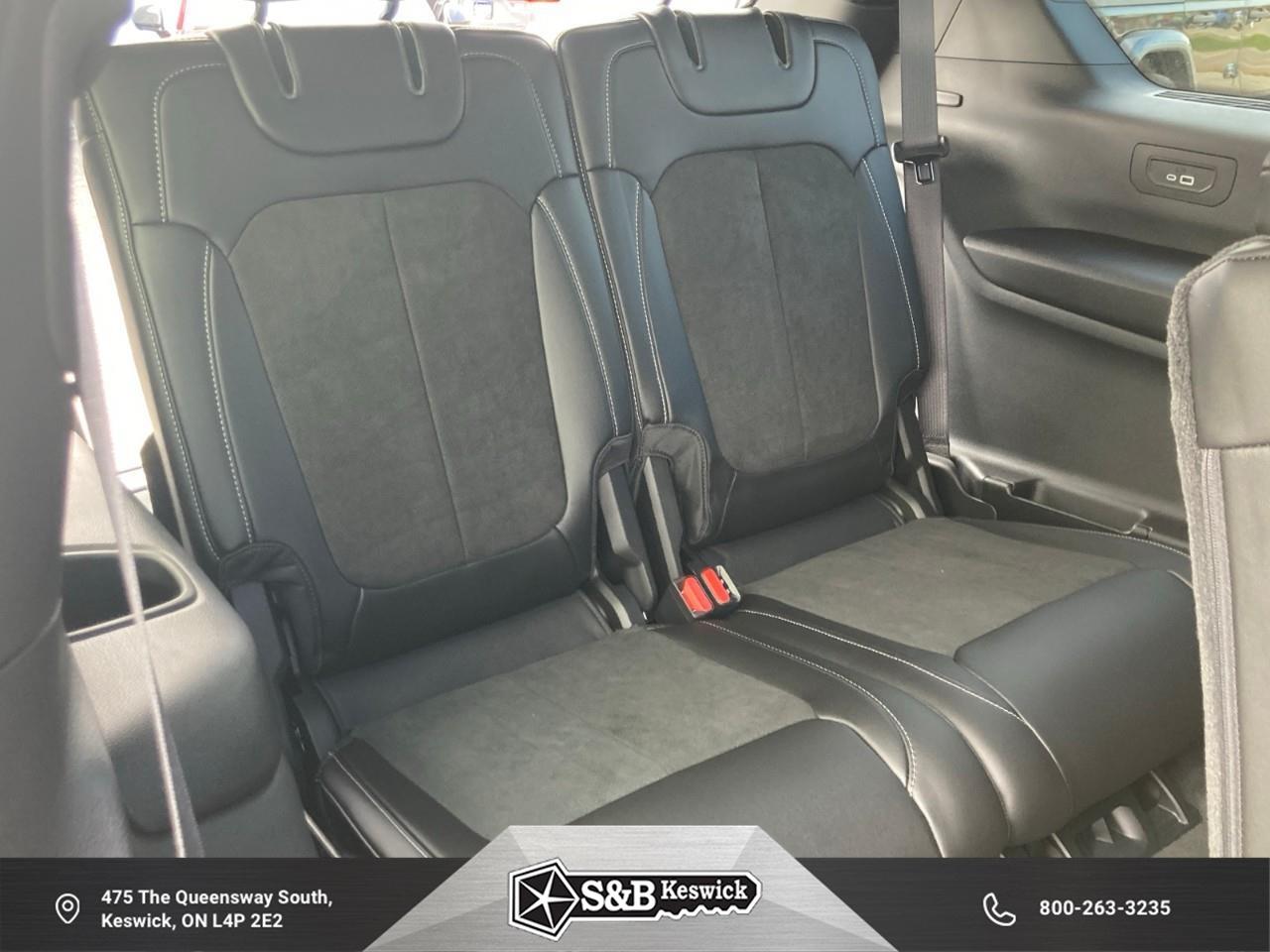 2025 Jeep Grand Cherokee L Laredo 4dr 4x4 Photo