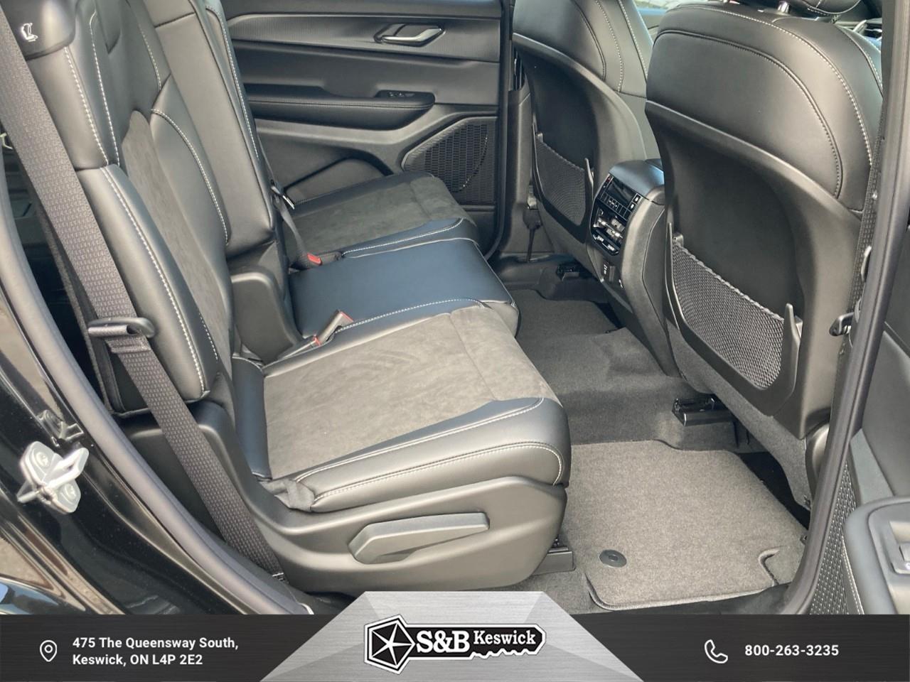 2025 Jeep Grand Cherokee L Laredo 4dr 4x4 Photo