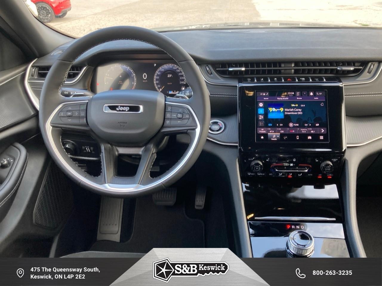 2025 Jeep Grand Cherokee L Laredo 4dr 4x4 Photo