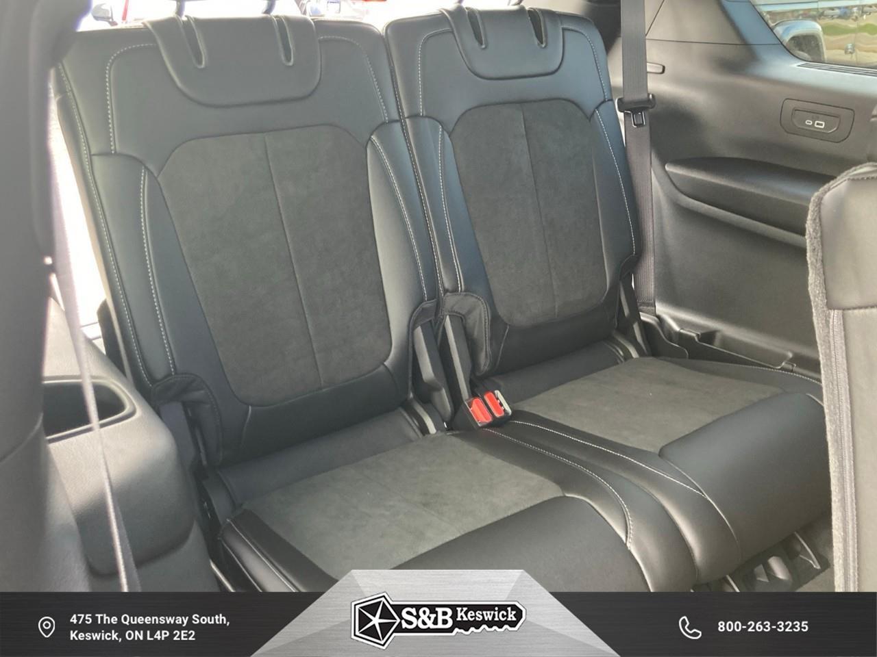 2025 Jeep Grand Cherokee L Laredo 4dr 4x4 Photo