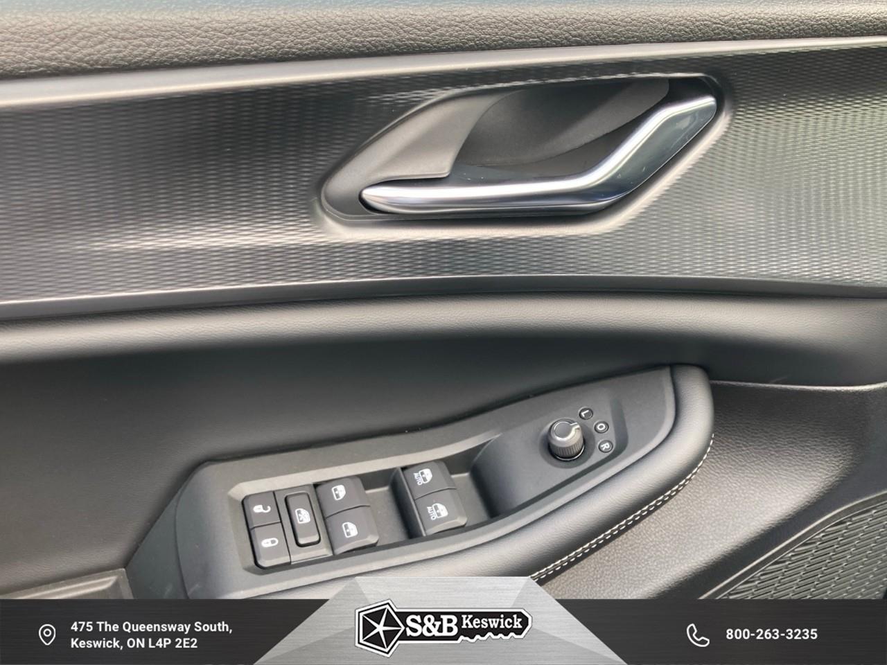 2025 Jeep Grand Cherokee L Laredo 4dr 4x4 Photo