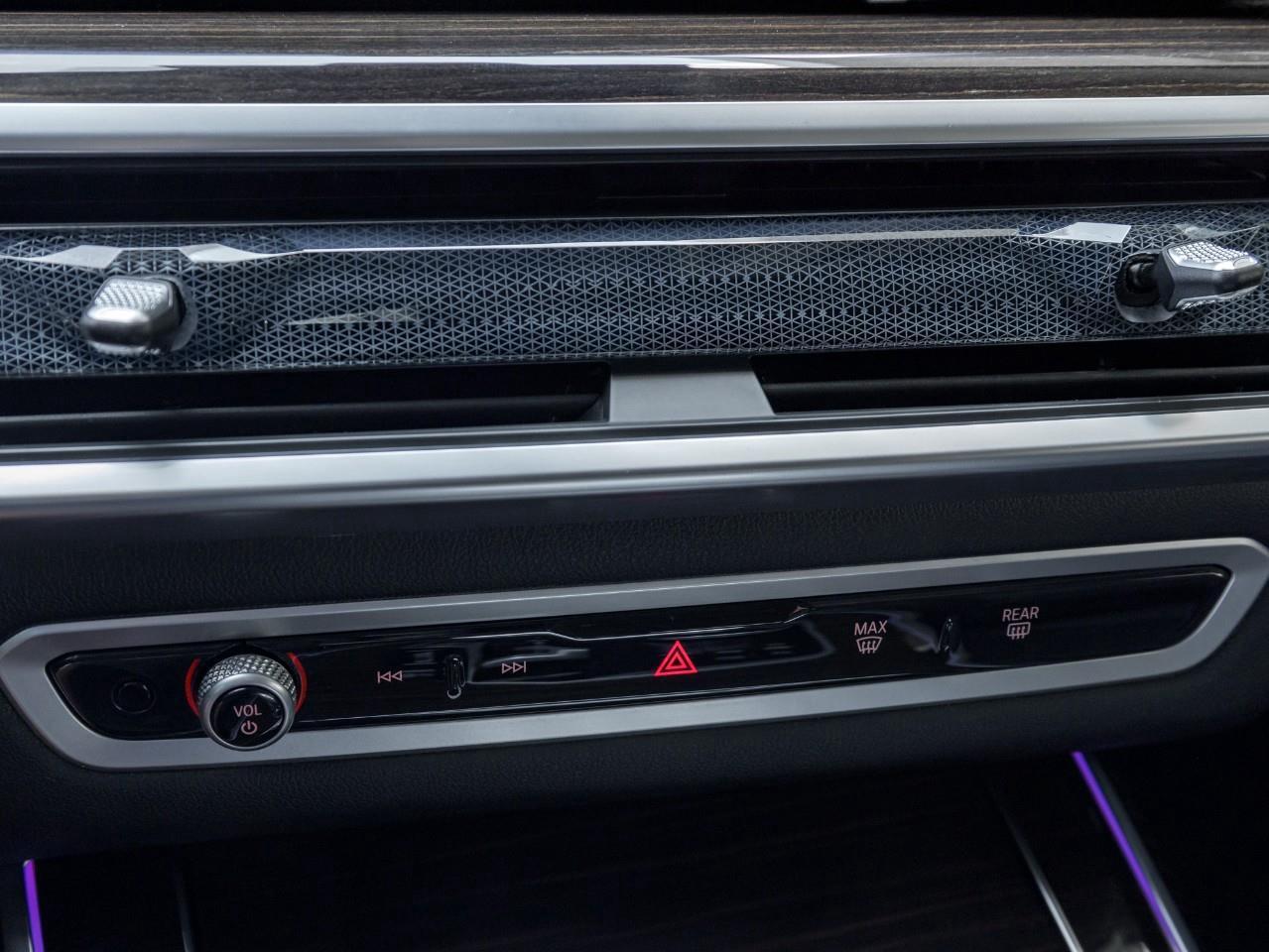 2024 BMW X7 xDrive40i 4dr All-Wheel Drive Sports Activity Vehicle Photo