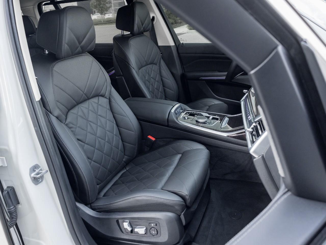 2024 BMW X7 xDrive40i 4dr All-Wheel Drive Sports Activity Vehicle Photo