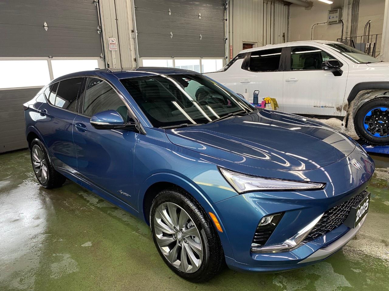 2025 Buick Envista FWD 4dr Avenir Photo4