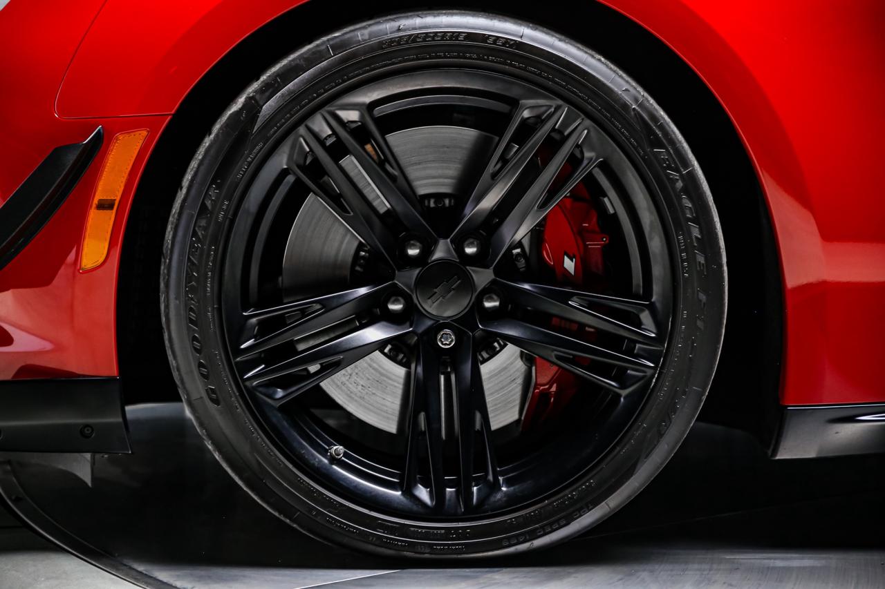 2021 Chevrolet Camaro ZL1 1LE EXTREME TRACK PACK MANUAL 650HP 1OWNER Photo