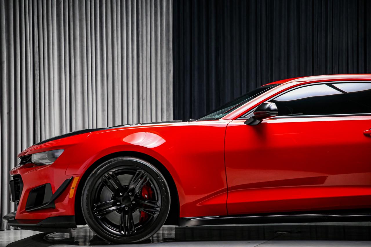 2021 Chevrolet Camaro ZL1 1LE EXTREME TRACK PACK MANUAL 650HP 1OWNER Photo