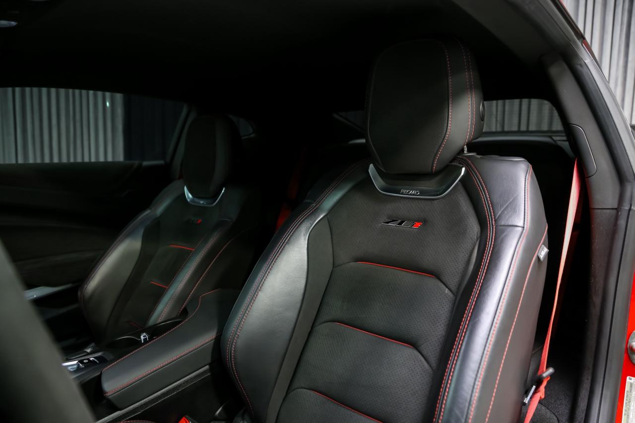 2021 Chevrolet Camaro ZL1 1LE EXTREME TRACK PACK MANUAL 650HP 1OWNER Photo