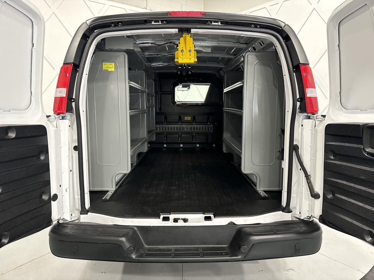 2023 GMC Savana 2500  Photo