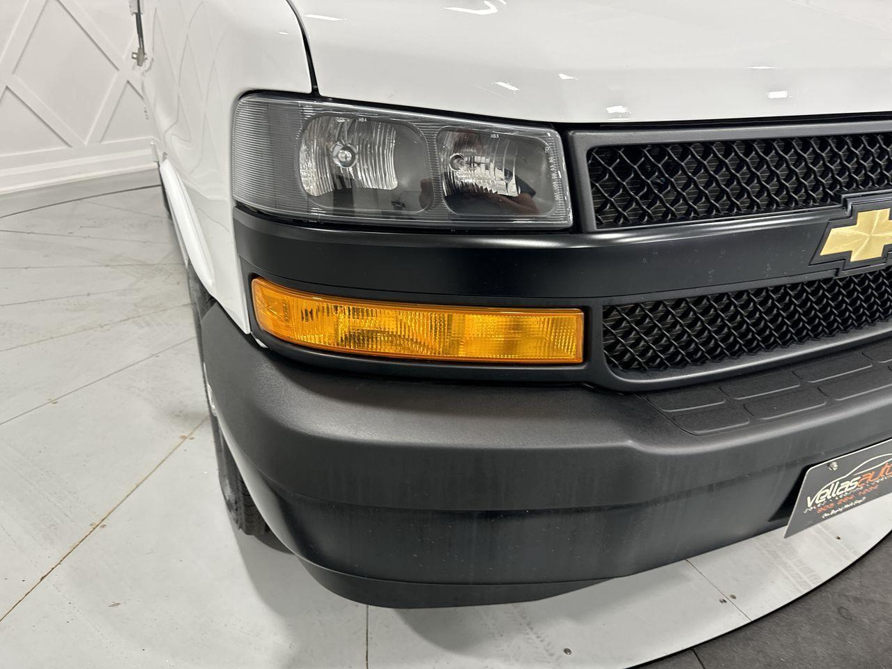 2023 GMC Savana 2500  Photo