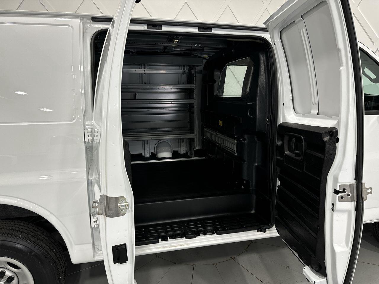 2023 GMC Savana 2500  Photo