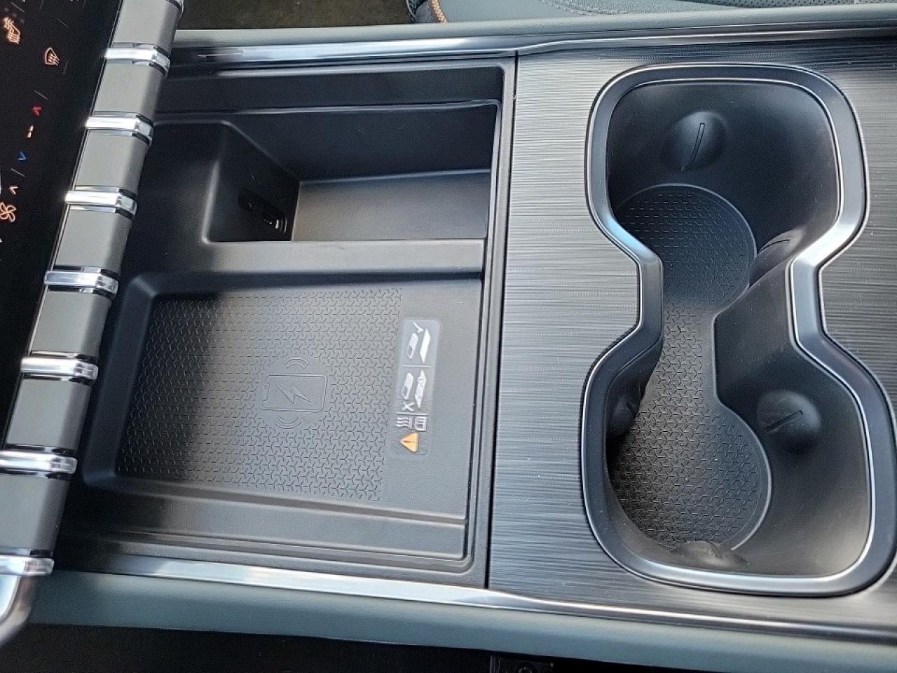 2026 GMC Acadia AT4 4dr All-Wheel Drive Photo